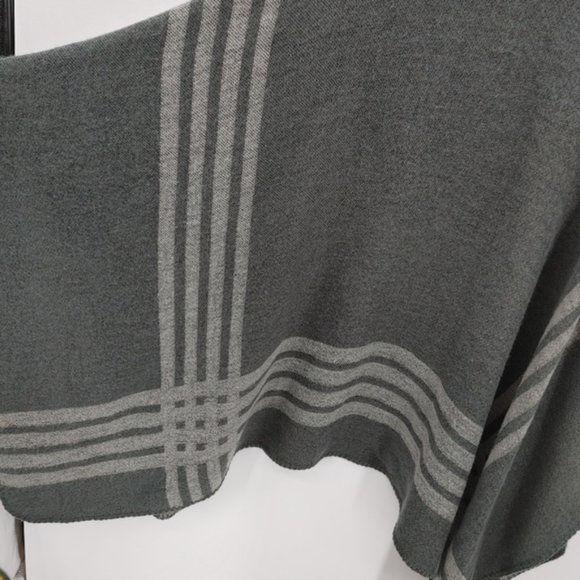 BB Dakota shawl - Picture 6 of 6